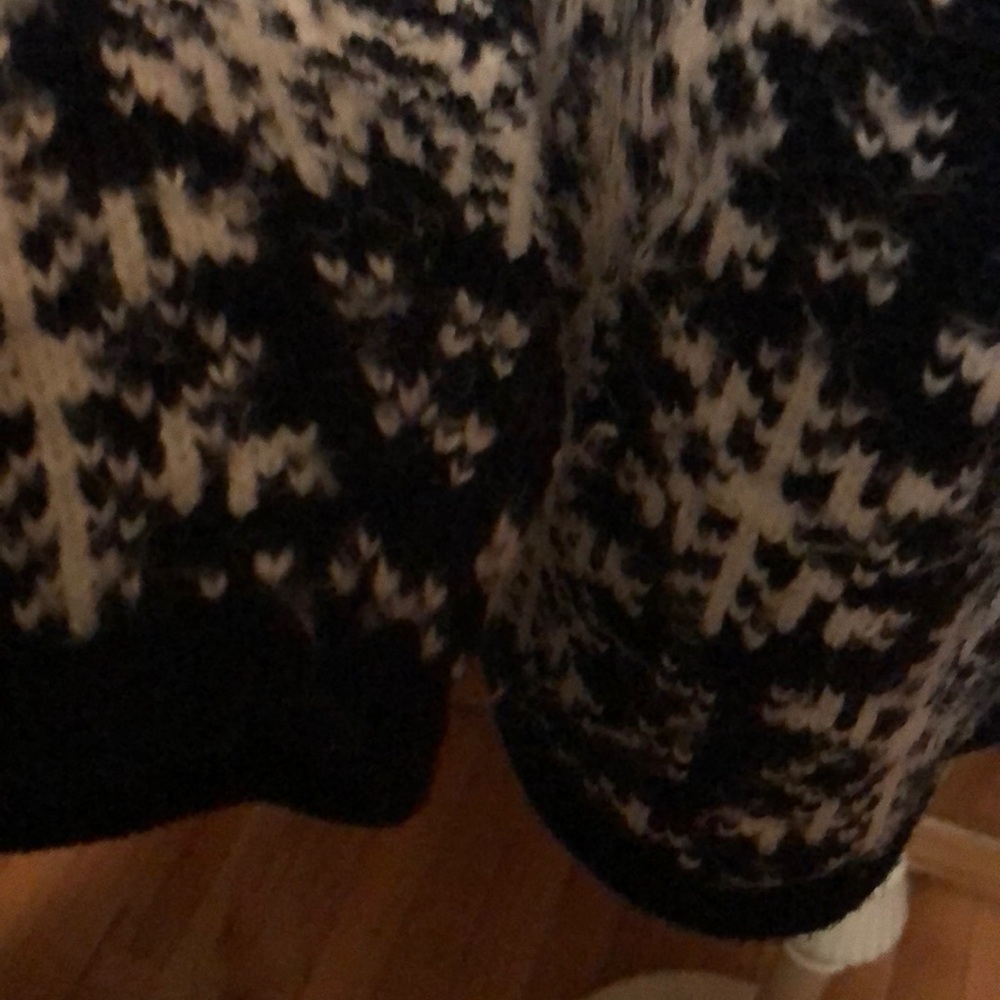 Sweater - Picture 4 of 5
